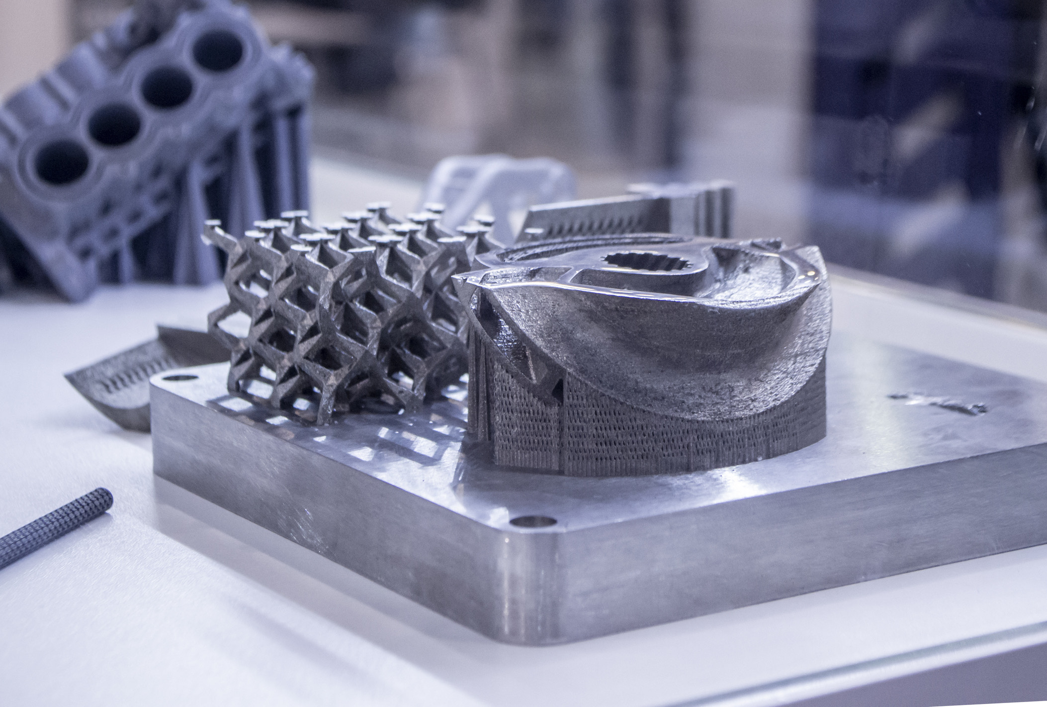 base plate and additive manufacturing 3d printed parts