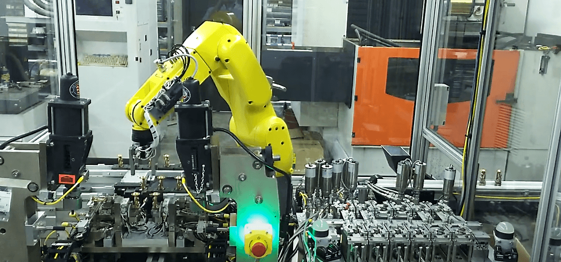 fanuc-robotic-arm-performing-multi-step-automation